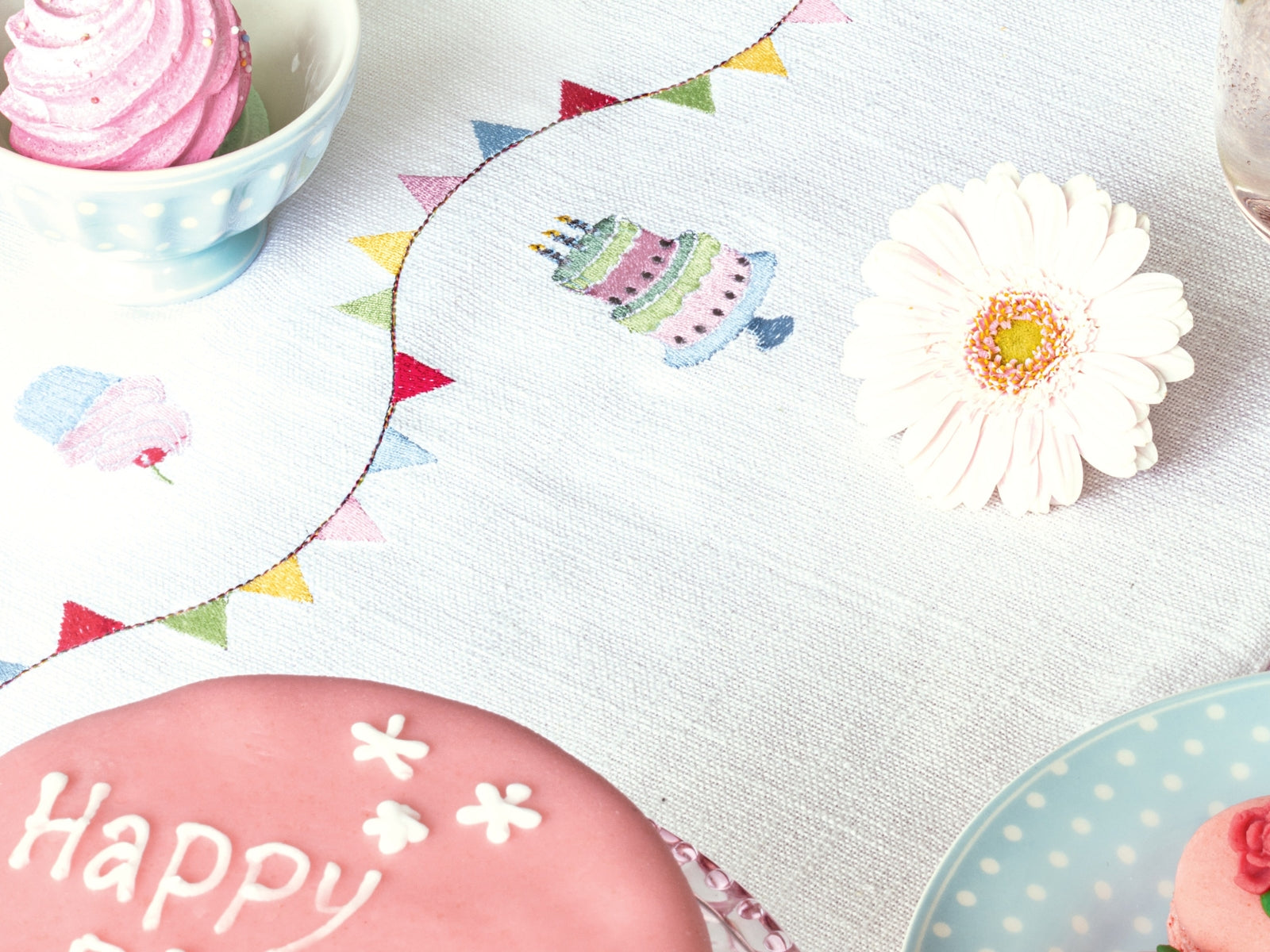 Greengate Dotty Stoffserviette mit Spitze pale green 40x40cm Lifestyle 1