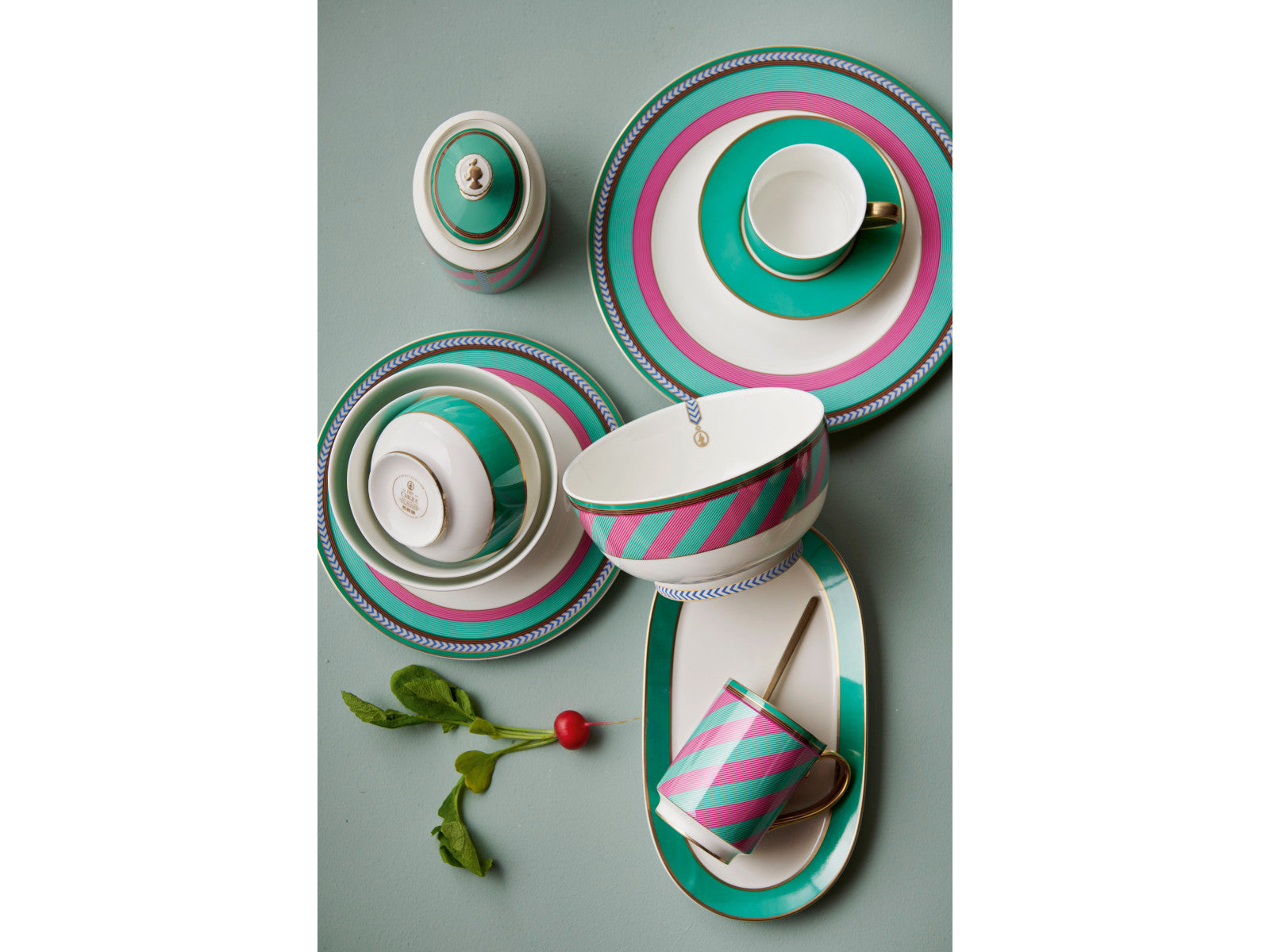 PIP STUDIO Chique Stripes Frühstücksteller pink-green 23cm Lifestyle