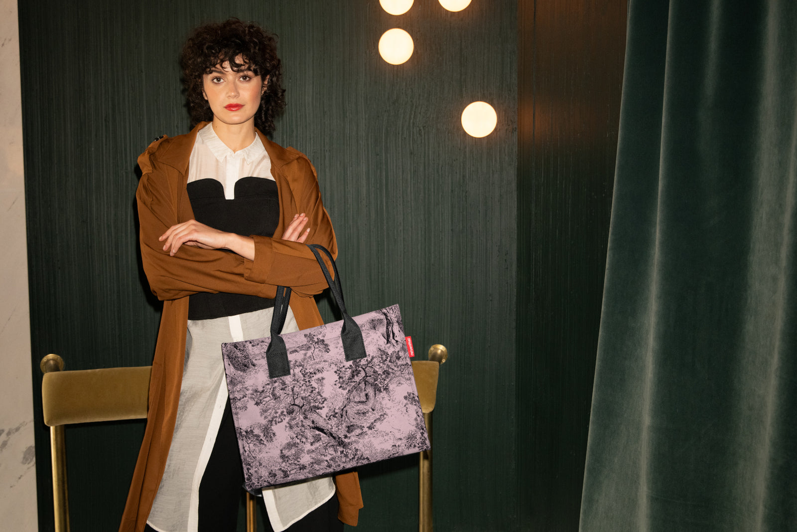 reisenthel daily shopper jacquard rose Lifestyle 3