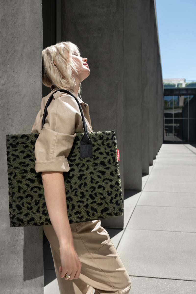 reisenthel daily shopper teddy leo olive Lifestyle 1