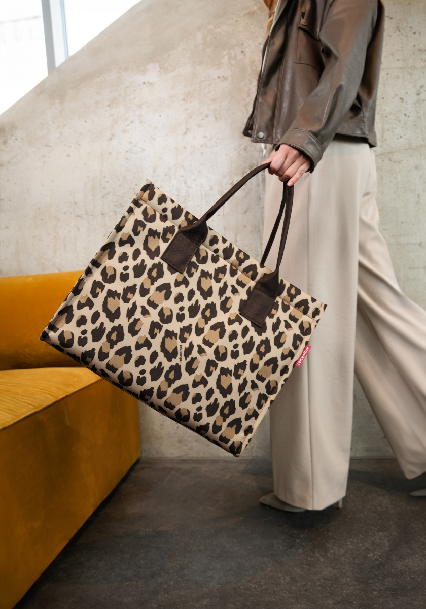 reisenthel daily shopper leo macchiato Lifestyle 1