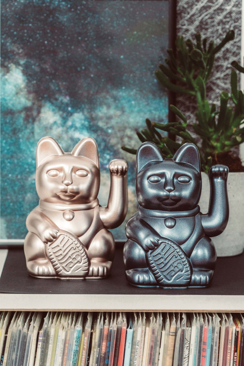 Donkey Products Lucky Cat Mini Winkekatze moonlight 10cm Lifestyle 2