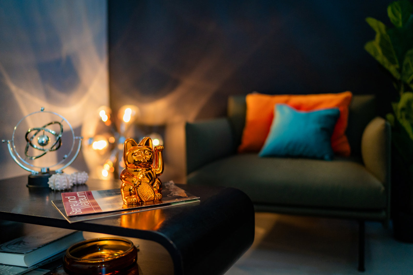 Donkey Products Lucky Cat Cosmic Winkekatze shiny copper 15cm Lifestyle 3