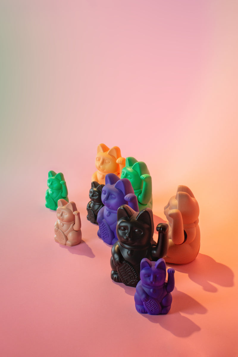 Donkey Products Lucky Cat Mini Winkekatze rosa 10cm Lifestyle 4