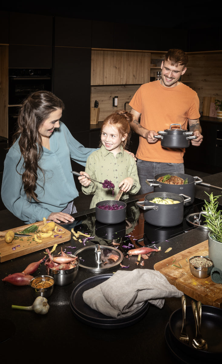 Rösle EBONIC ProNero Kochtopf 24cm Lifestyle3