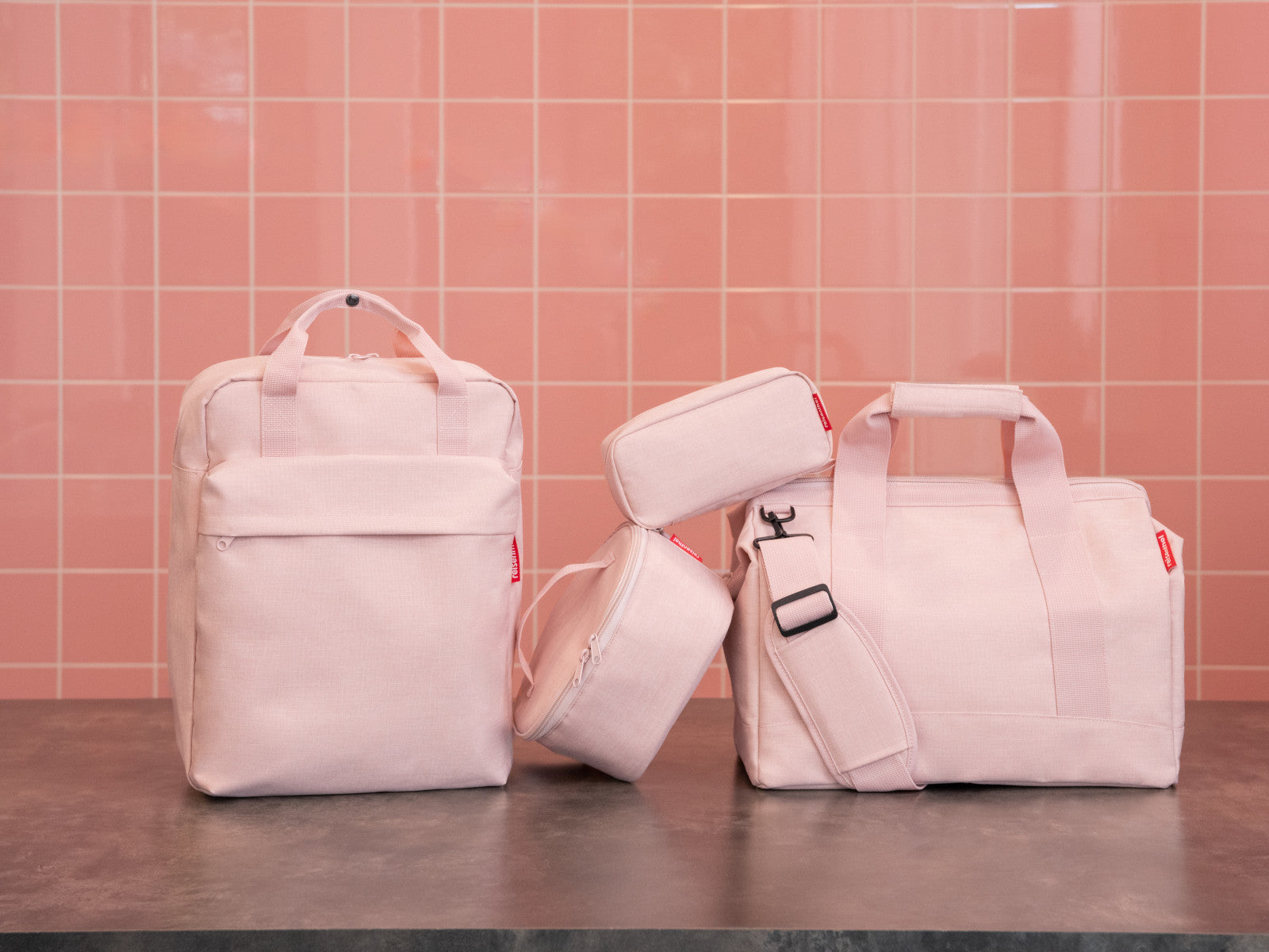 reisenthel allday backpack M twist blush Lifestyle 3