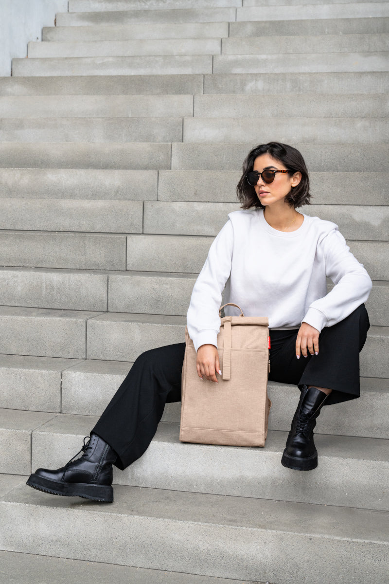 reisenthel urban rolltop twist coffee Lifestyle 3