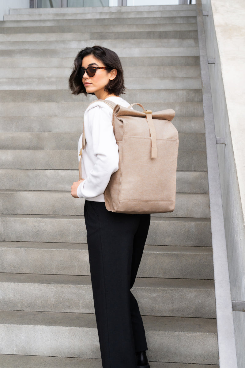 reisenthel urban rolltop twist coffee Lifestyle 4