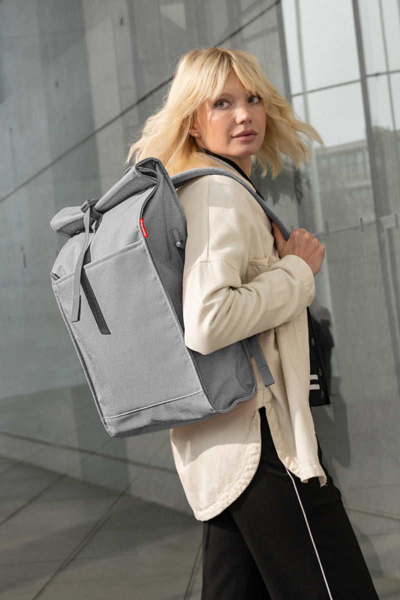 reisenthel urban rolltop twist silver Lifestyle 4