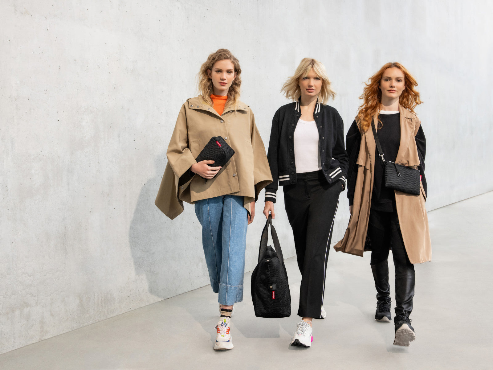 reisenthel extralite weekender L mesh black Lifestyle 2