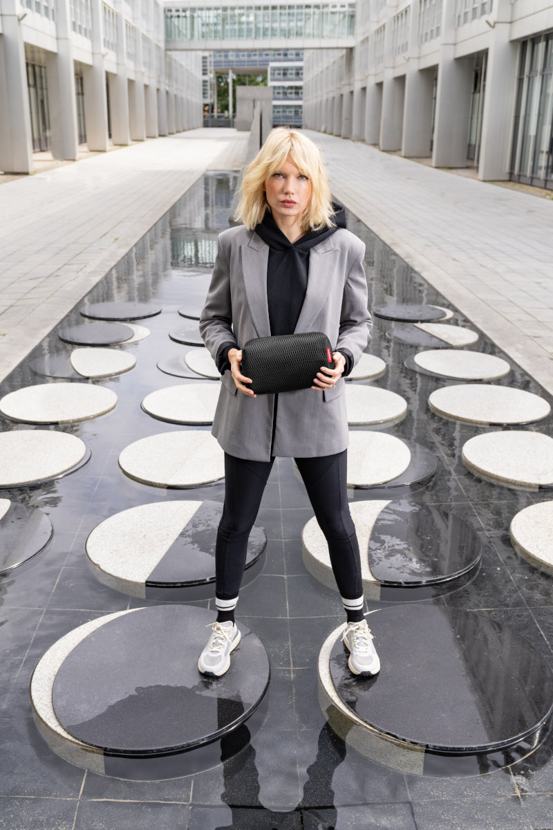 reisenthel extralite cosmetic mesh black Lifestyle 6