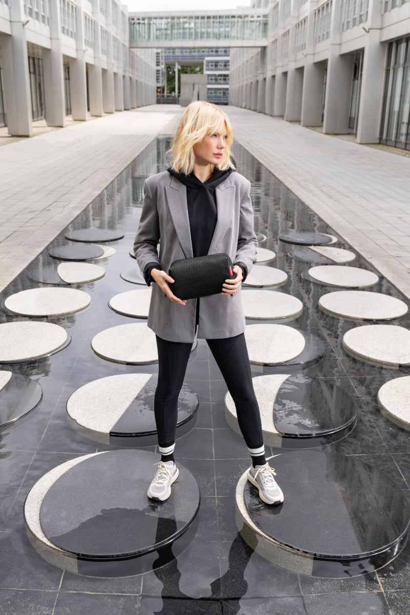 reisenthel extralite cosmetic mesh black Lifestyle 5