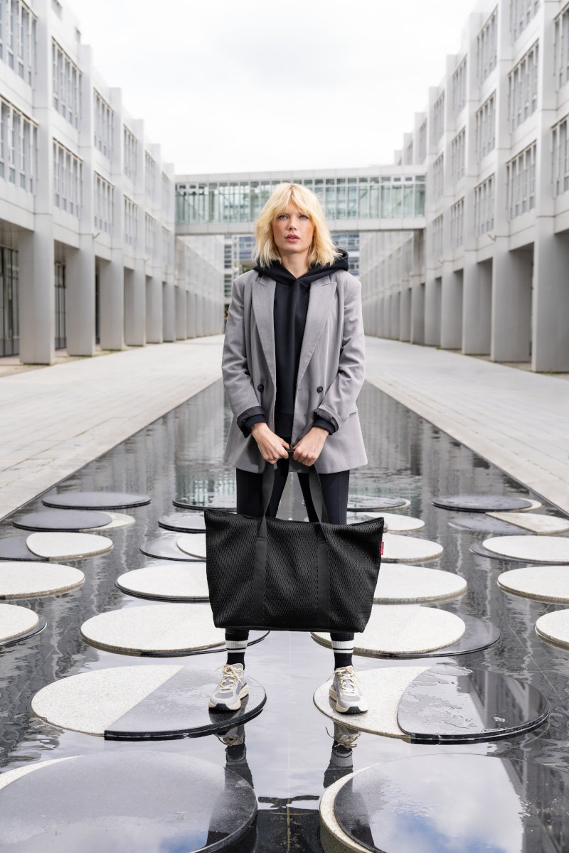 reisenthel extralite shopper L mesh black Lifestyle 5