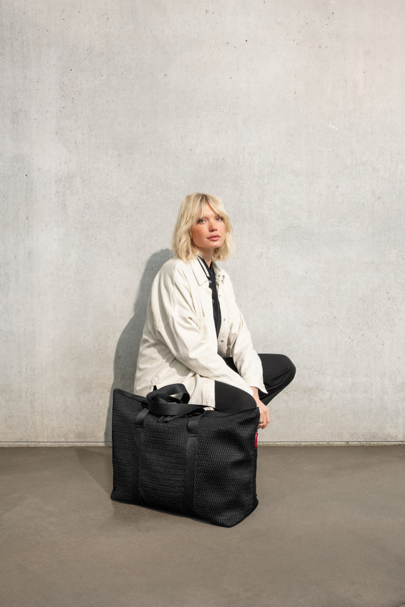 reisenthel extralite shopper L mesh black Lifestyle 1