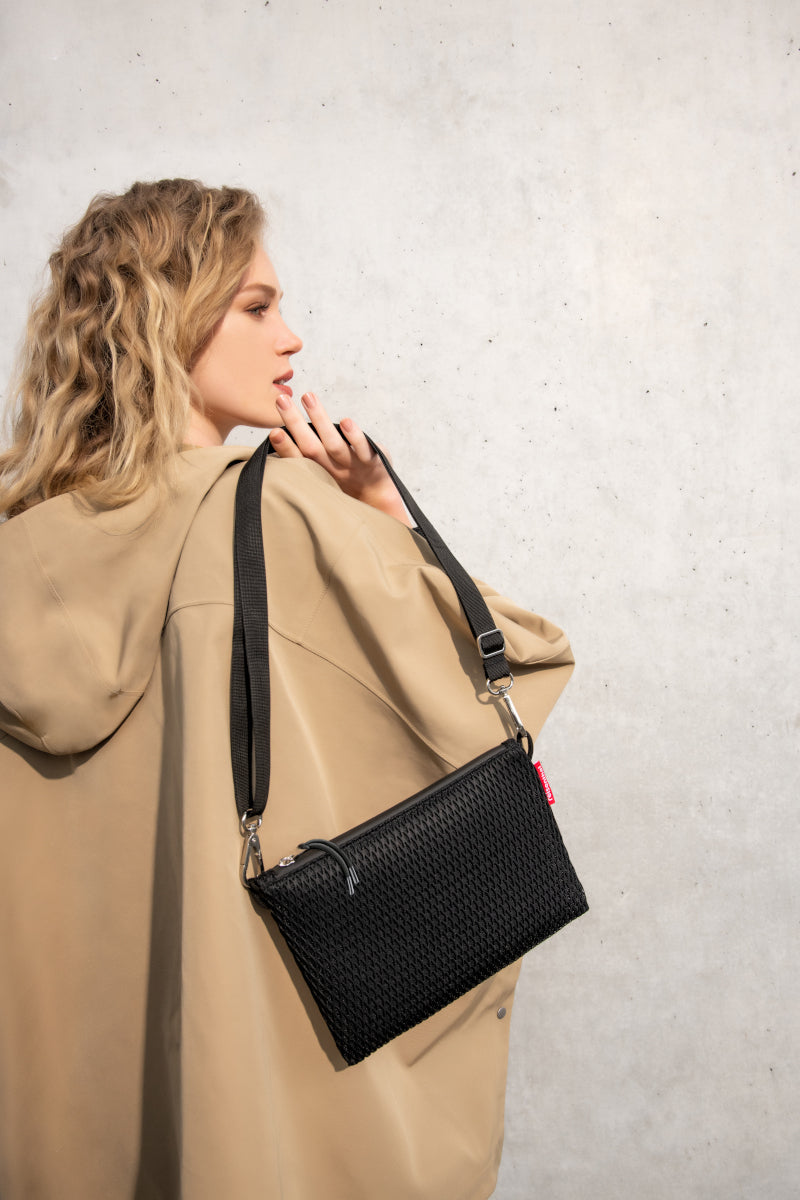 reisenthel extralite case 1 mesh black Lifestyle 3