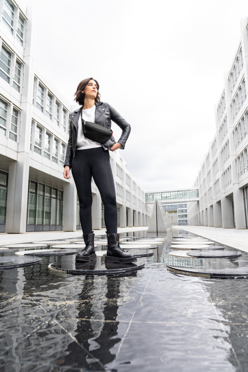 reisenthel extralite beltbag mesh black Lifestyle 8