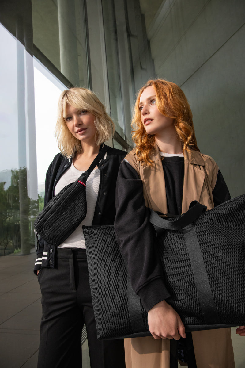 reisenthel extralite beltbag mesh black Lifestyle 2