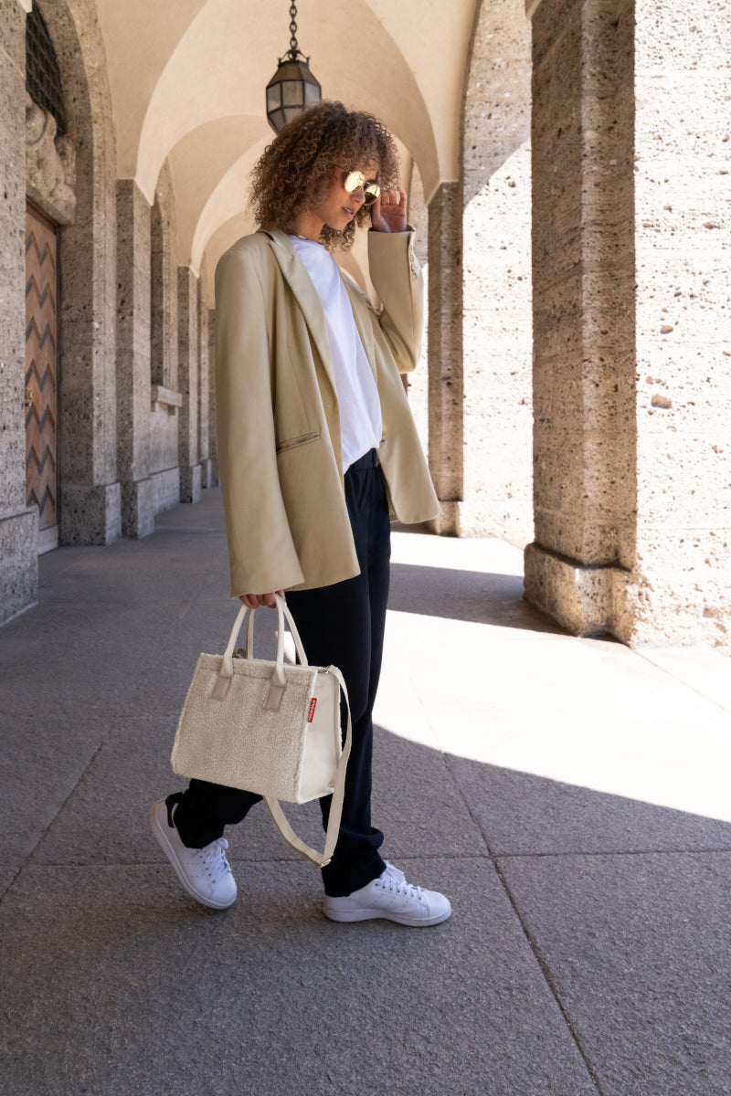 reisenthel daily shopper XS teddy sand Lifestyle 2