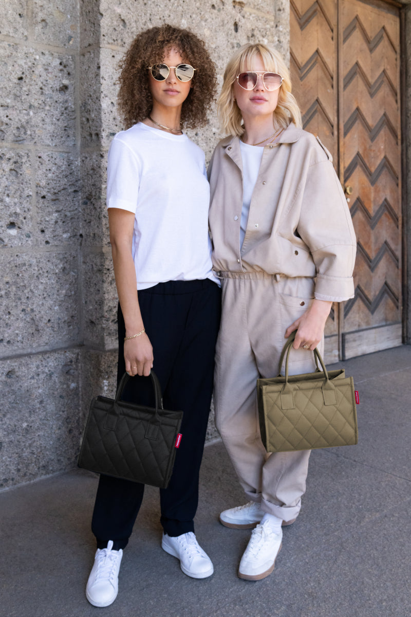reisenthel daily shopper XS rhombus olive Lifestyle 3