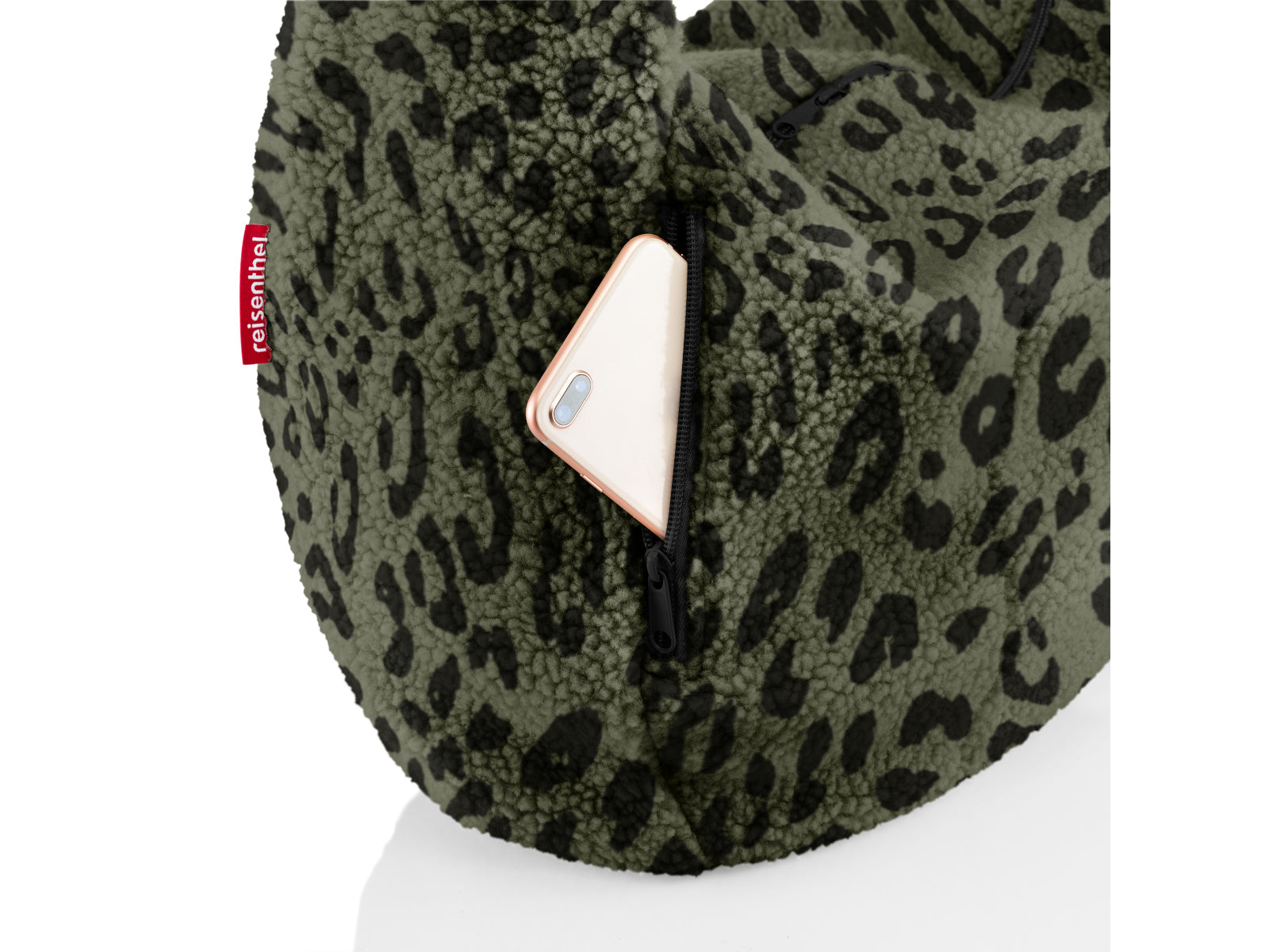 reisenthel moonbag teddy leo olive Freisteller4