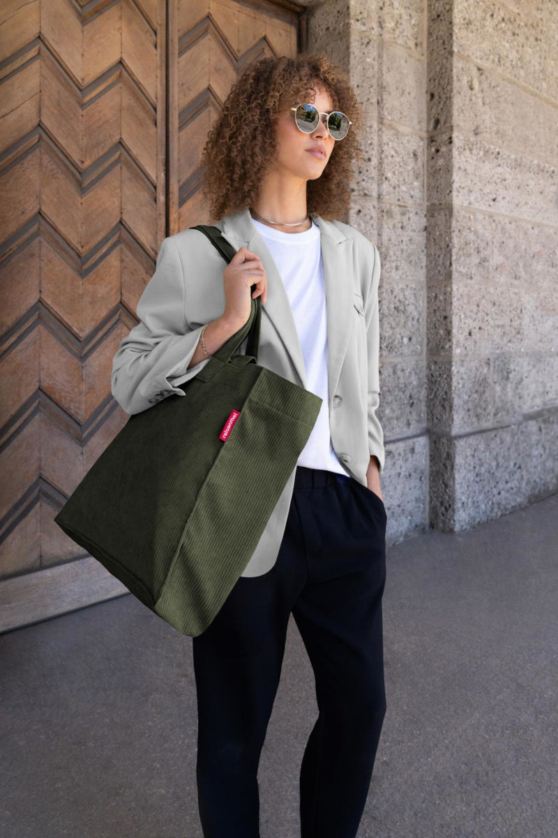 reisenthel softshopper cord dark matcha Lifestyle1