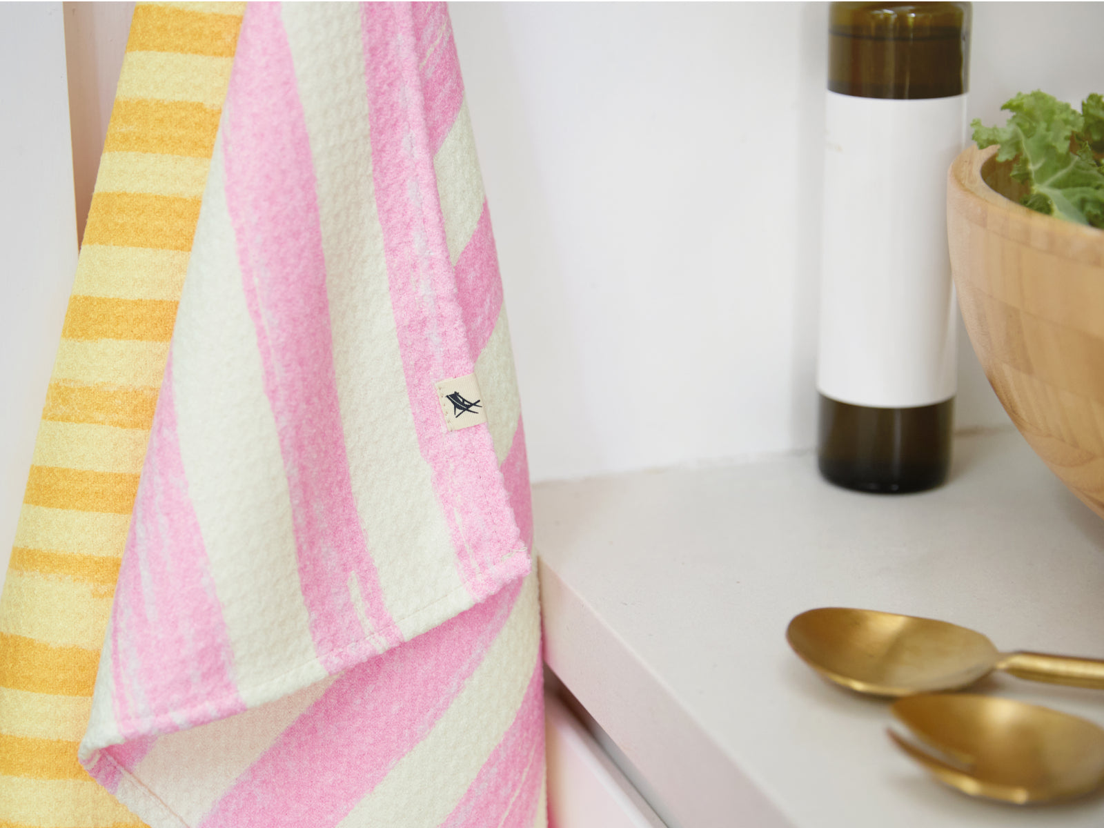 Dock & Bay Geschirrhandtuch Pink Grapefruit 75x45cm Lifestyle 2