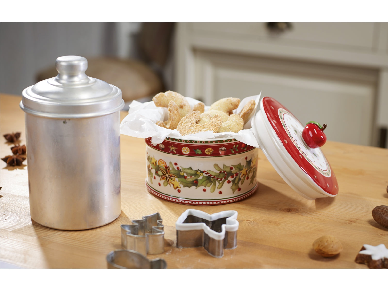 Villeroy & Boch Winter Bakery Delight Gebäckdose mittel Lifestyle 1