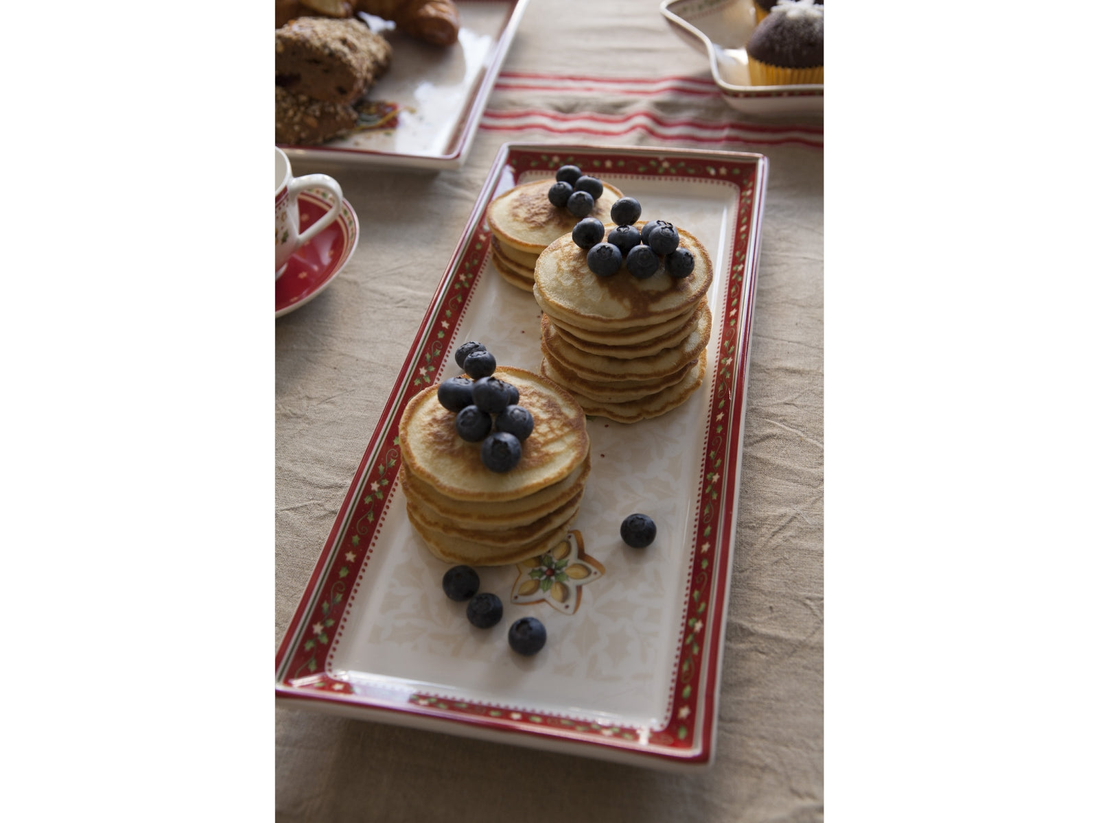 Villeroy & Boch Winter Bakery Delight Kuchenplatte rechteckig Lifestyle 1