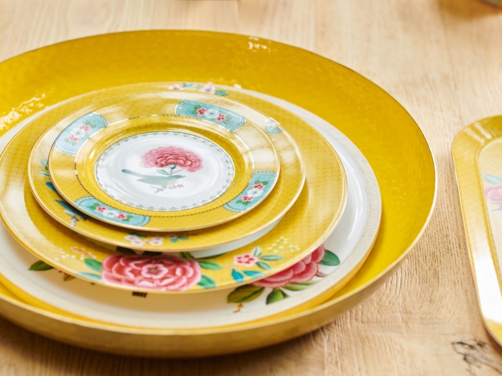 PIP STUDIO Blushing Birds Schale red 27 cm Lifestyle 2