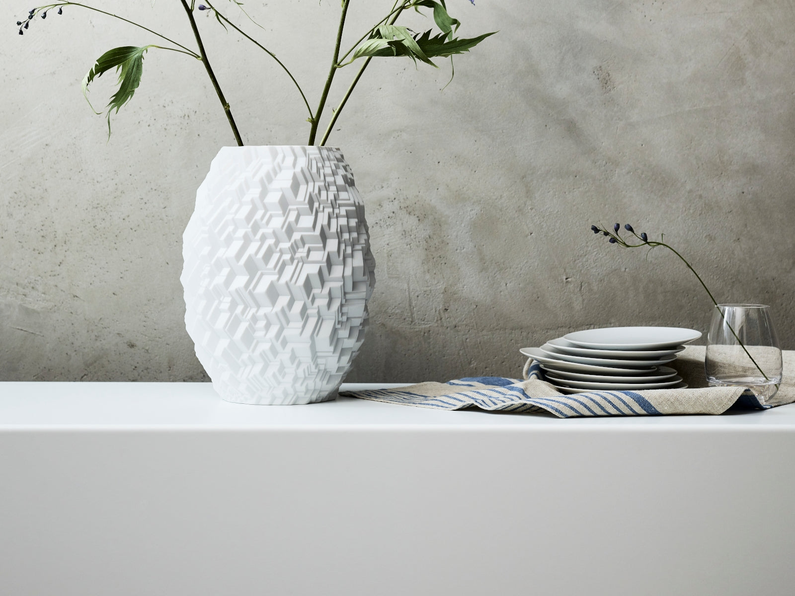 Rosenthal Phi City weiss matt Miniaturvase 10 cm