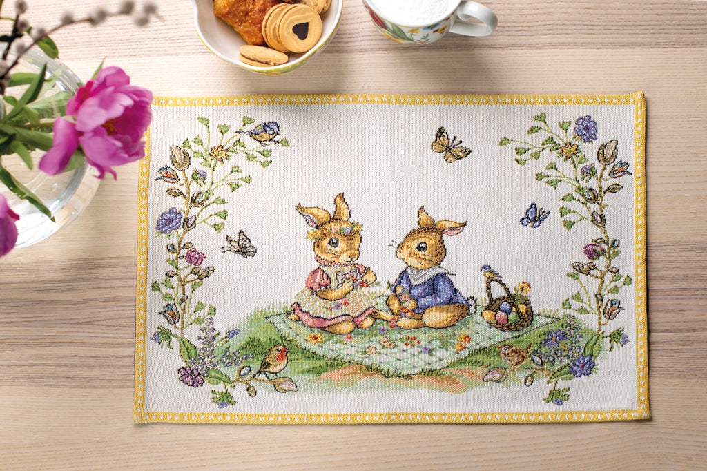 Villeroy & Boch Spring Fantasy Gobelin Platzset Picknick 32x48cm Set6 Lifestyle 1