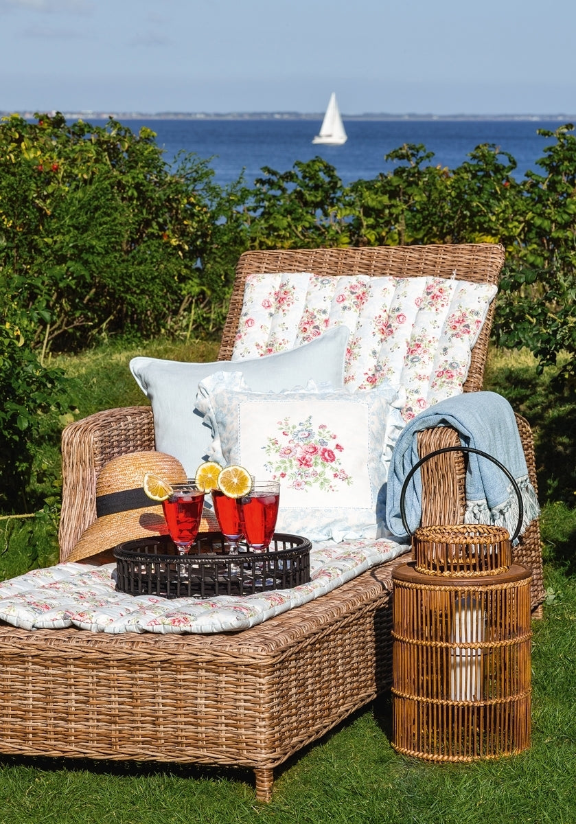 Greengate Ailis Kissenhülle white pieceprinted 40 x 60 cm Lifestyle 1