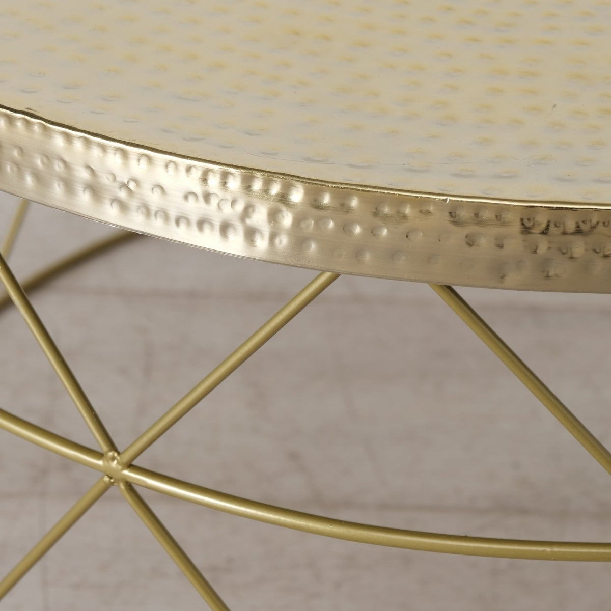 Boltze Ikato Beistelltisch Eisen gold 76 cm (1 Stück) Lifestyle 3