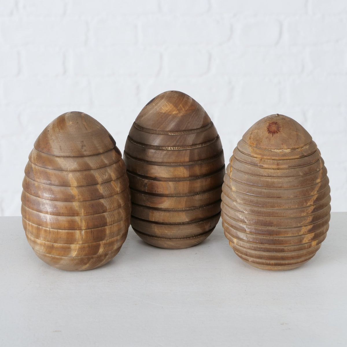 Boltze Abiola Deko-Ei Kiefer 12 cm sort. (1 Stück) Lifestyle 2