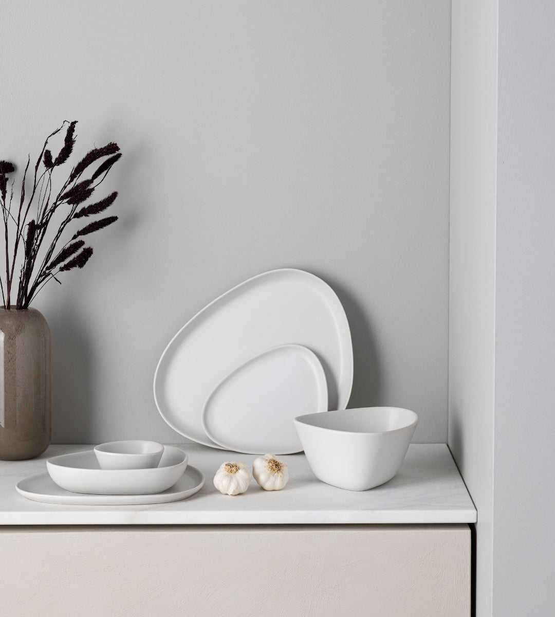 LIND DNA Curve Stoneware Frühstücksteller off white