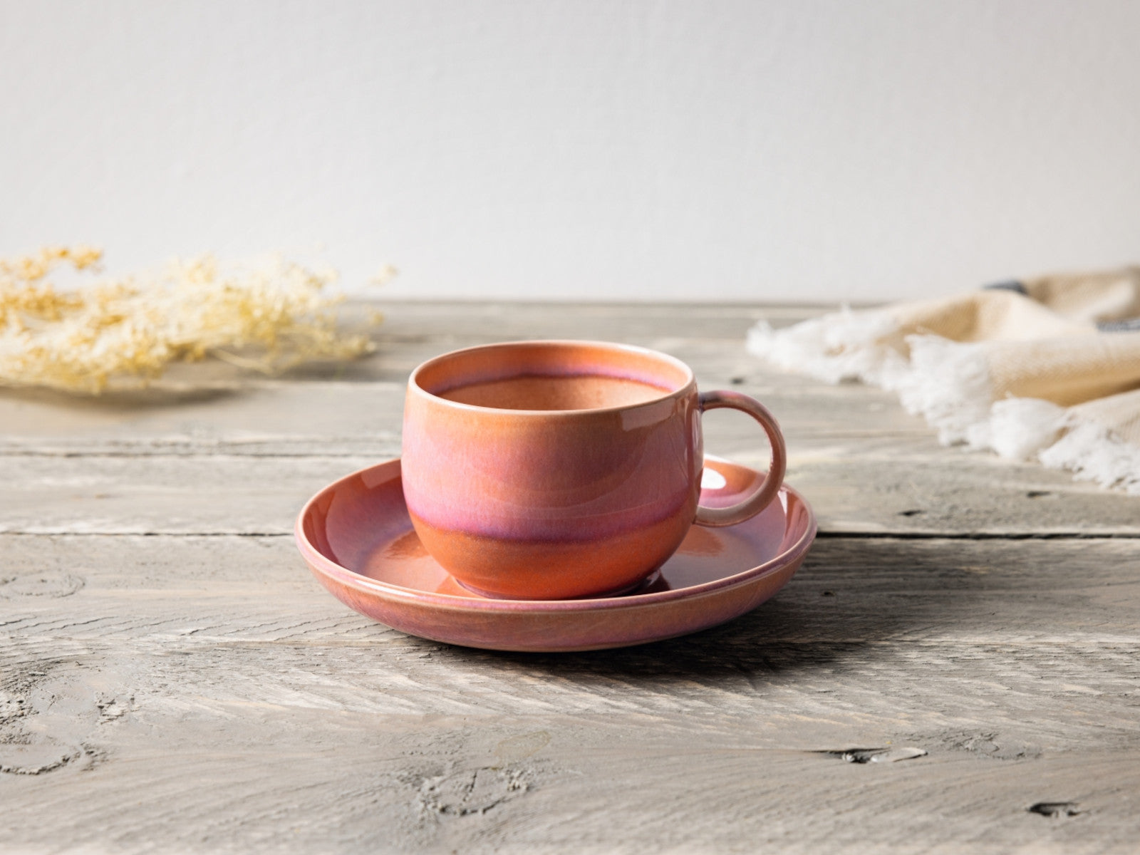 like. by Villeroy & Boch Perlemor Coral Kaffeeuntertasse 16 cm Lifestyle 2