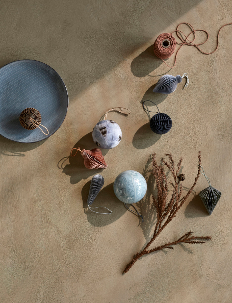 Broste Copenhagen CHRISTMAS MIX Papierhänger dusty pink Set2 Lifestyle 1