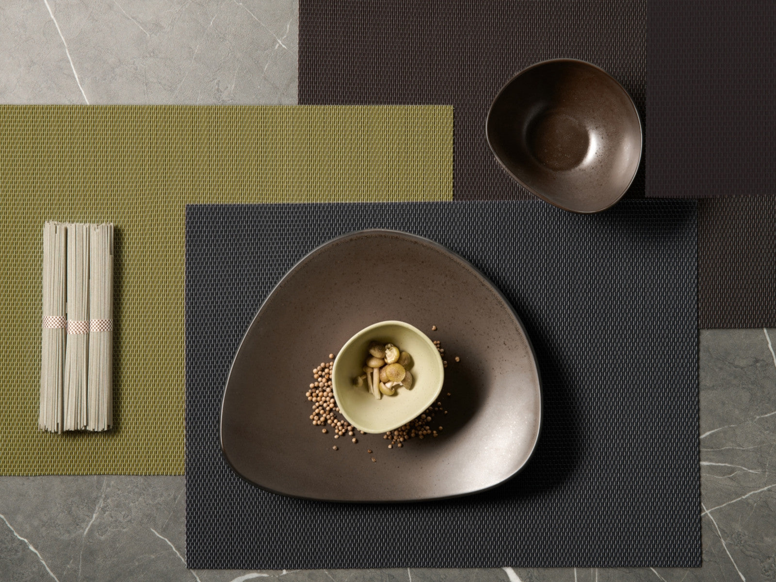 ASA Tischset re:tangular black berry 46 x 33 cm Lifestyle 