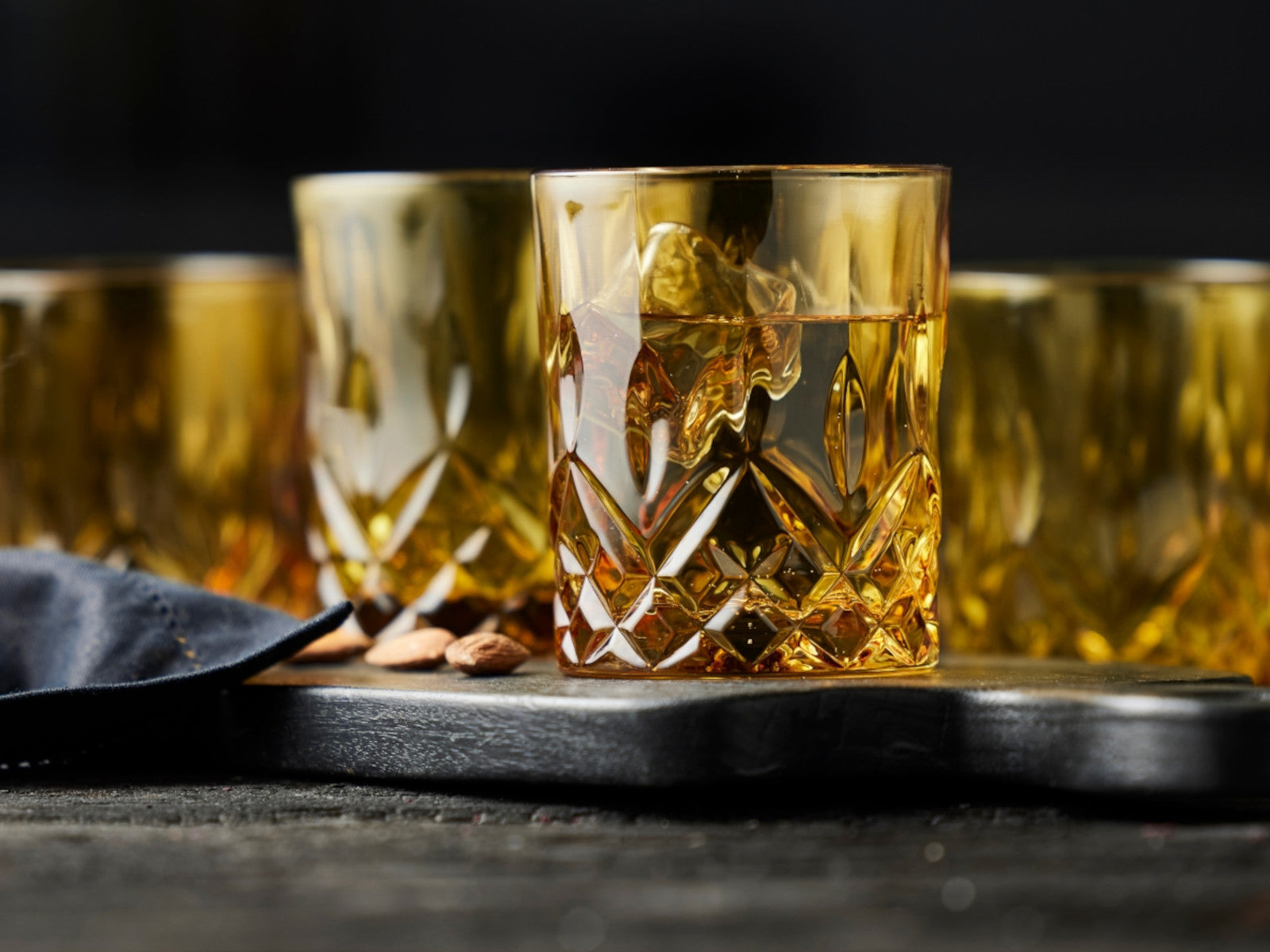 Lyngby Sorrento Whiskyglas amber 320ml Set4 Lifestyle2