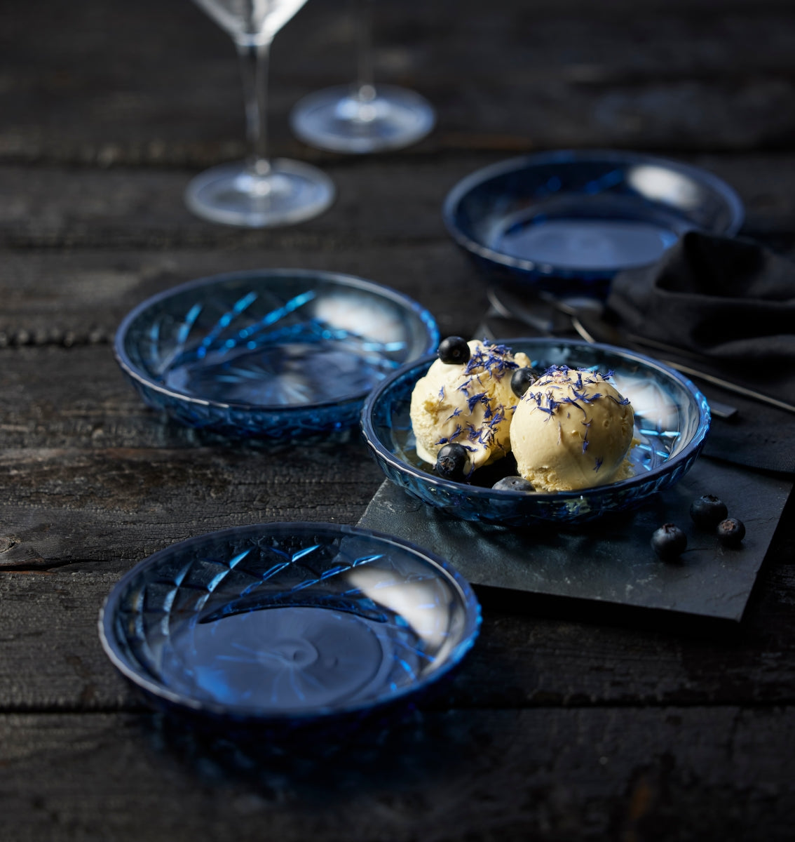 Lyngby Sorrento Teller Glas blau 16 cm Set4 – Tischideen & Ambiente