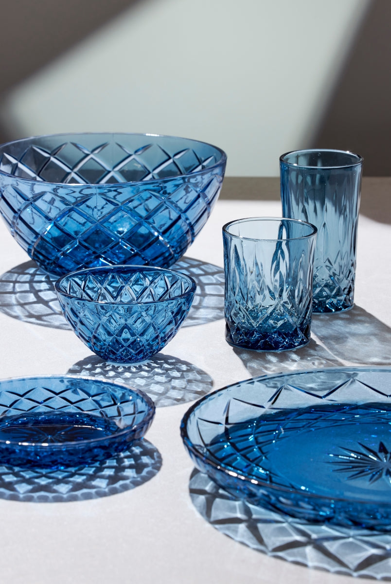 Lyngby Sorrento Salatschüssel Glas blau 24cm Lifestyle3