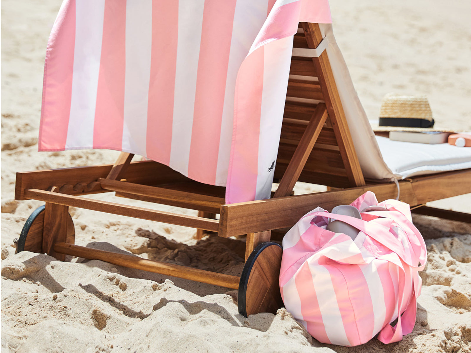 Dock & Bay Strandtasche faltbar Malibu Pink Lifestyle 1