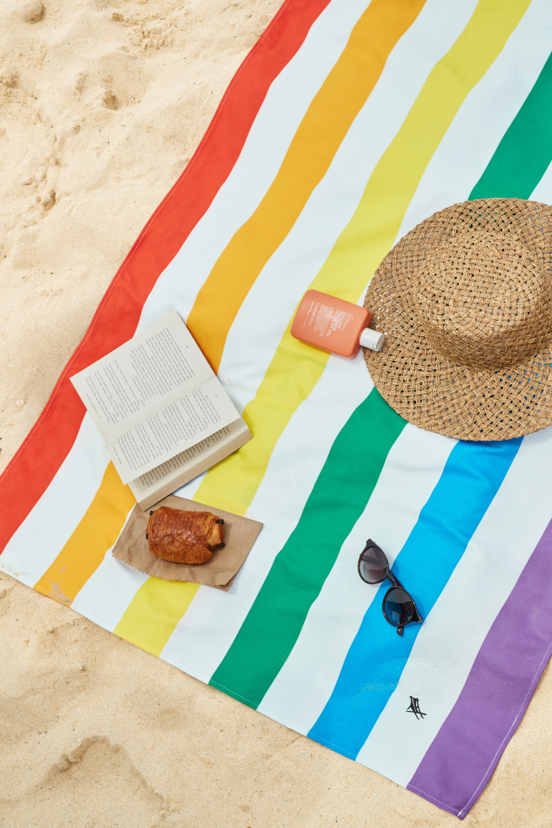 Dock & Bay Beach Towel L Rainbow Skies 160x90cm Lifestyle 3