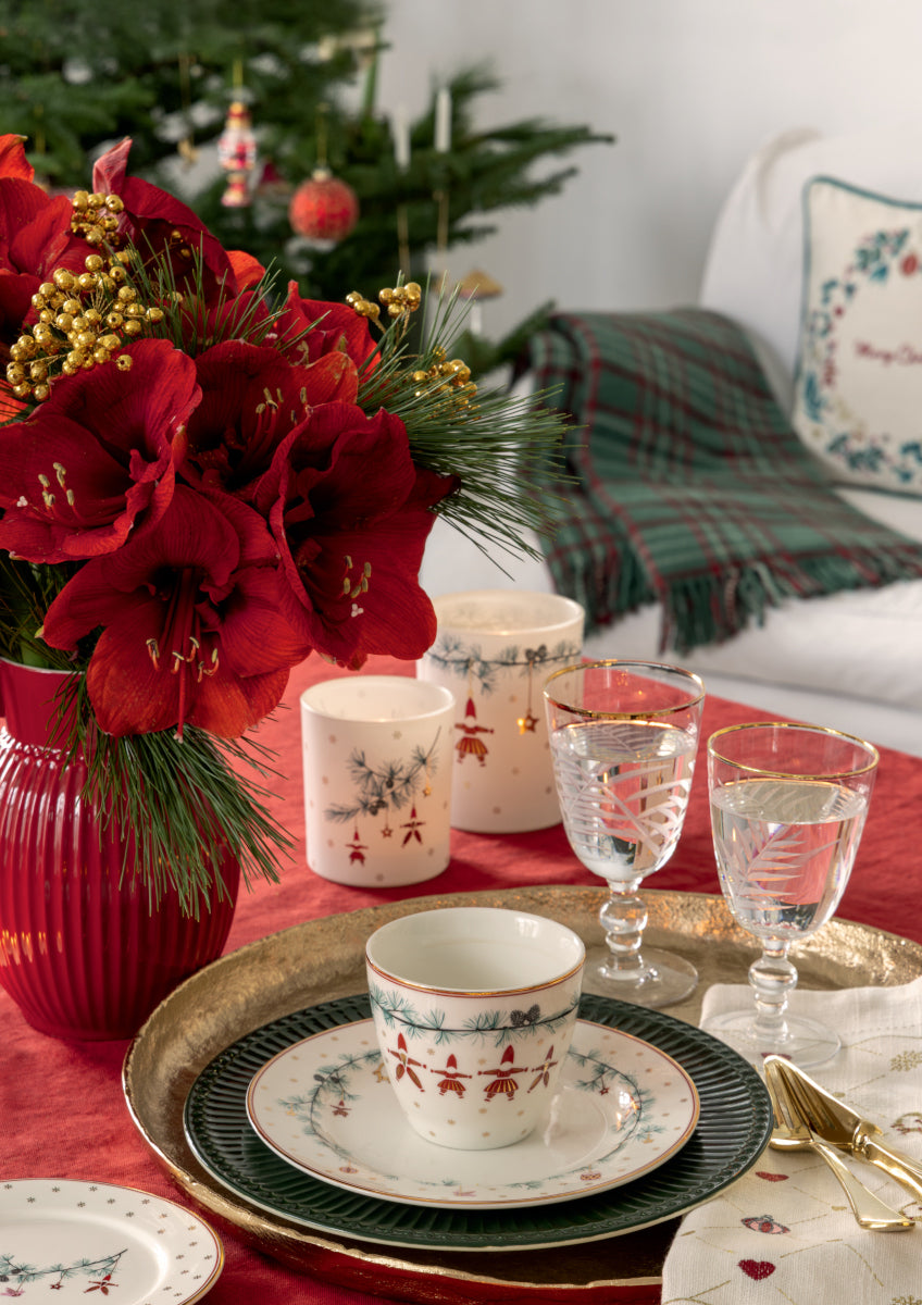 Greengate Didina Kissenhülle mit Stickerei white 40x40cm Lifestyle 1