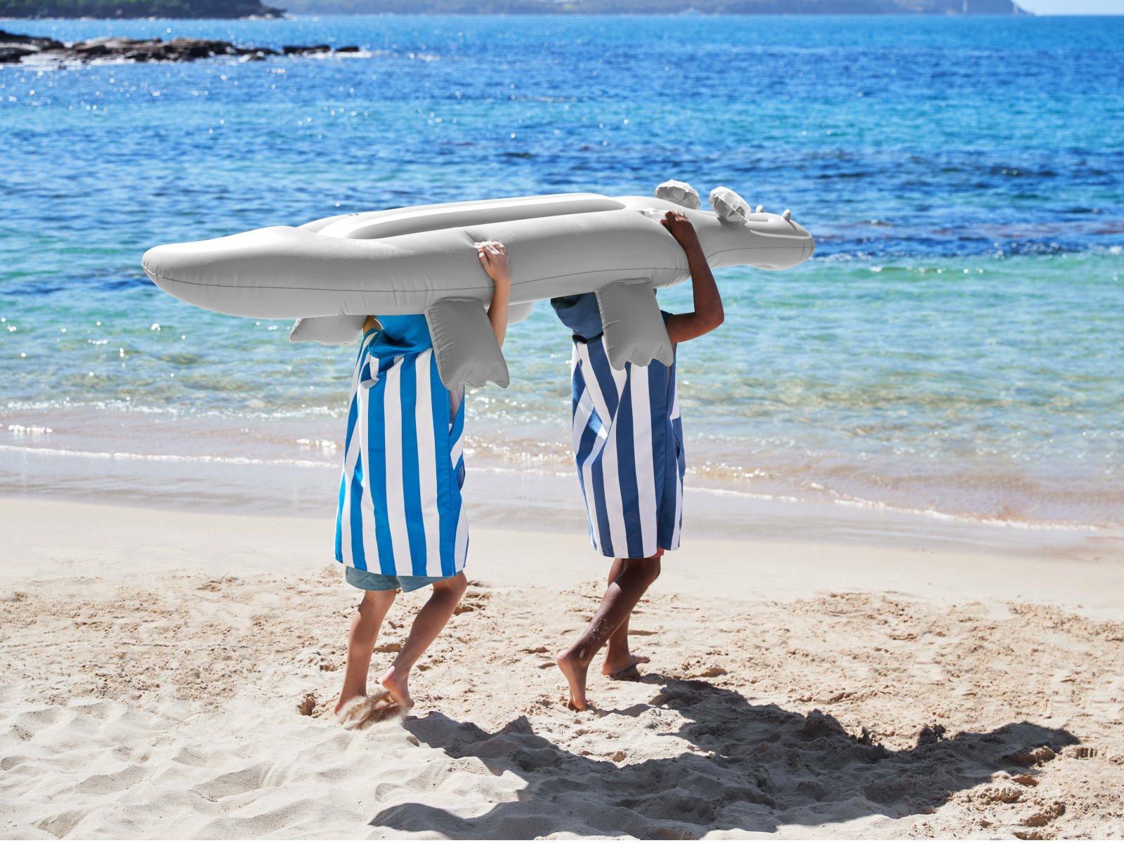 Dock & Bay Kinder-Badeponcho Whitsunday Blue 66x49cm Lifestyle 2