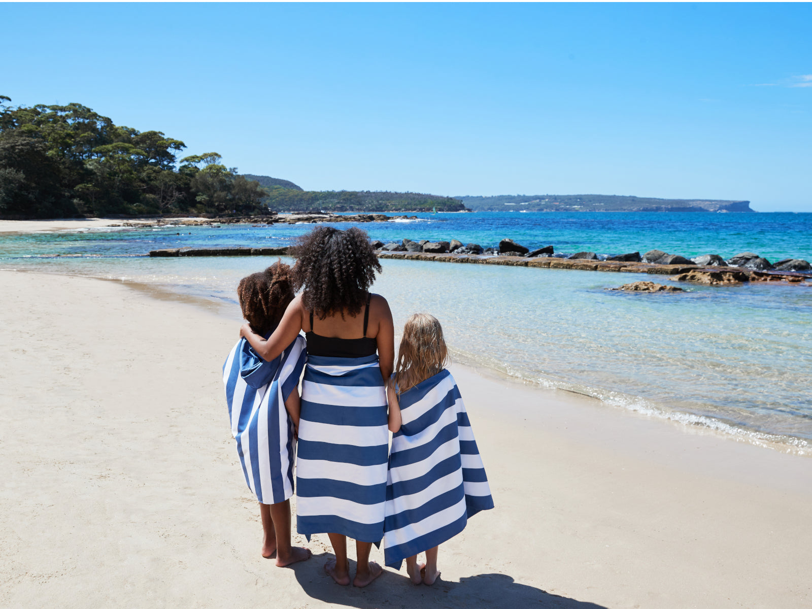 Dock & Bay Kinder-Badeponcho Whitsunday Blue 66x49cm Lifestyle 5