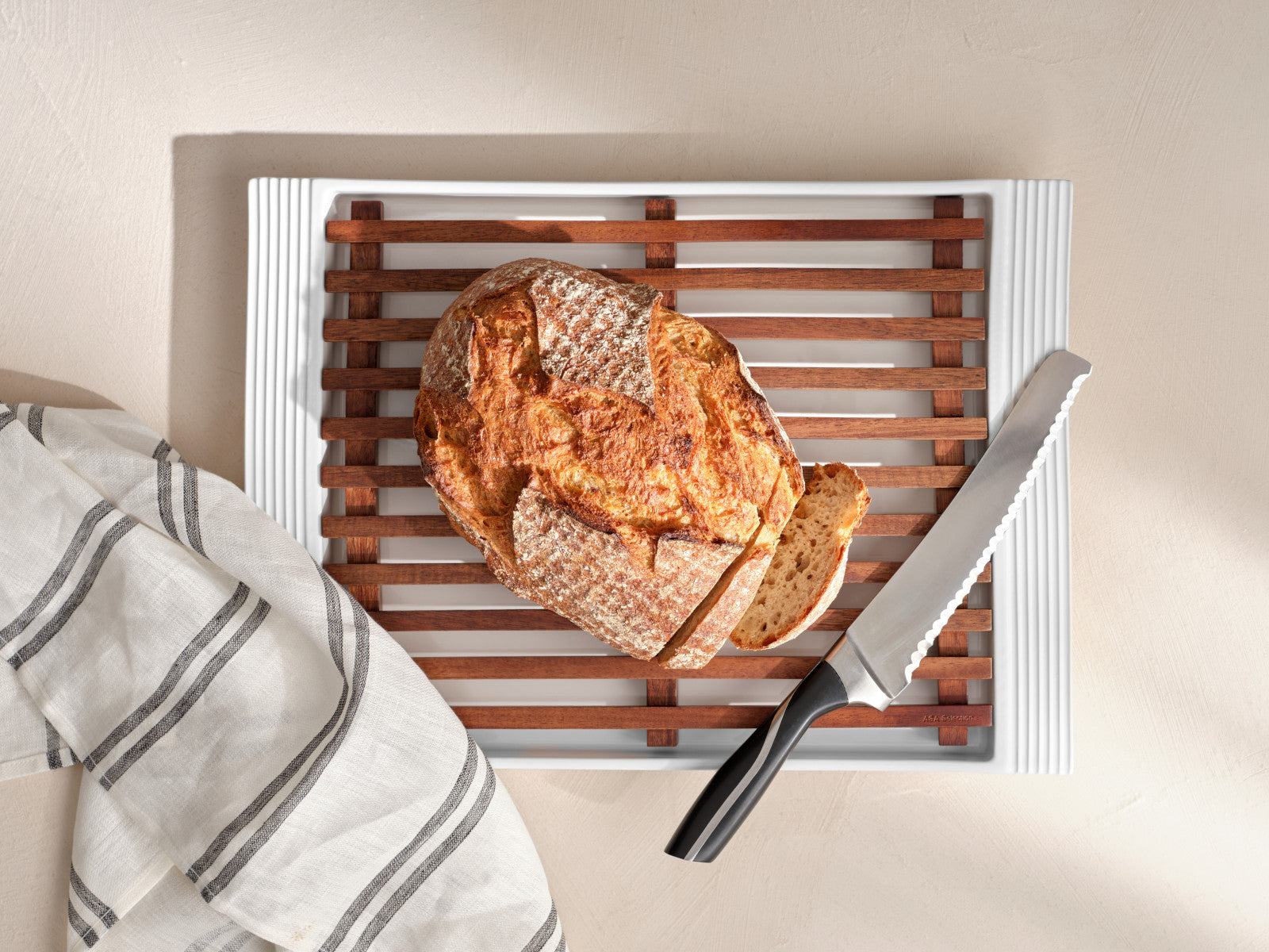 ASA kitchen'art Brotschneidebrett weiß 42x30x3,3cm Lifestyle 