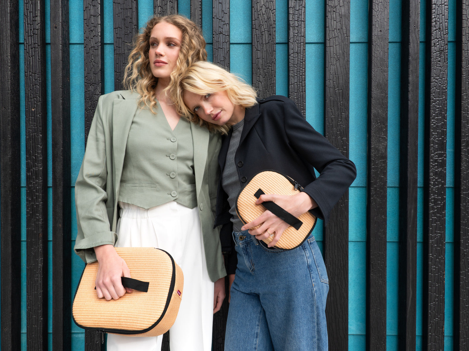 reisenthel coolerbag S pocket raffia black Lifestyle 2