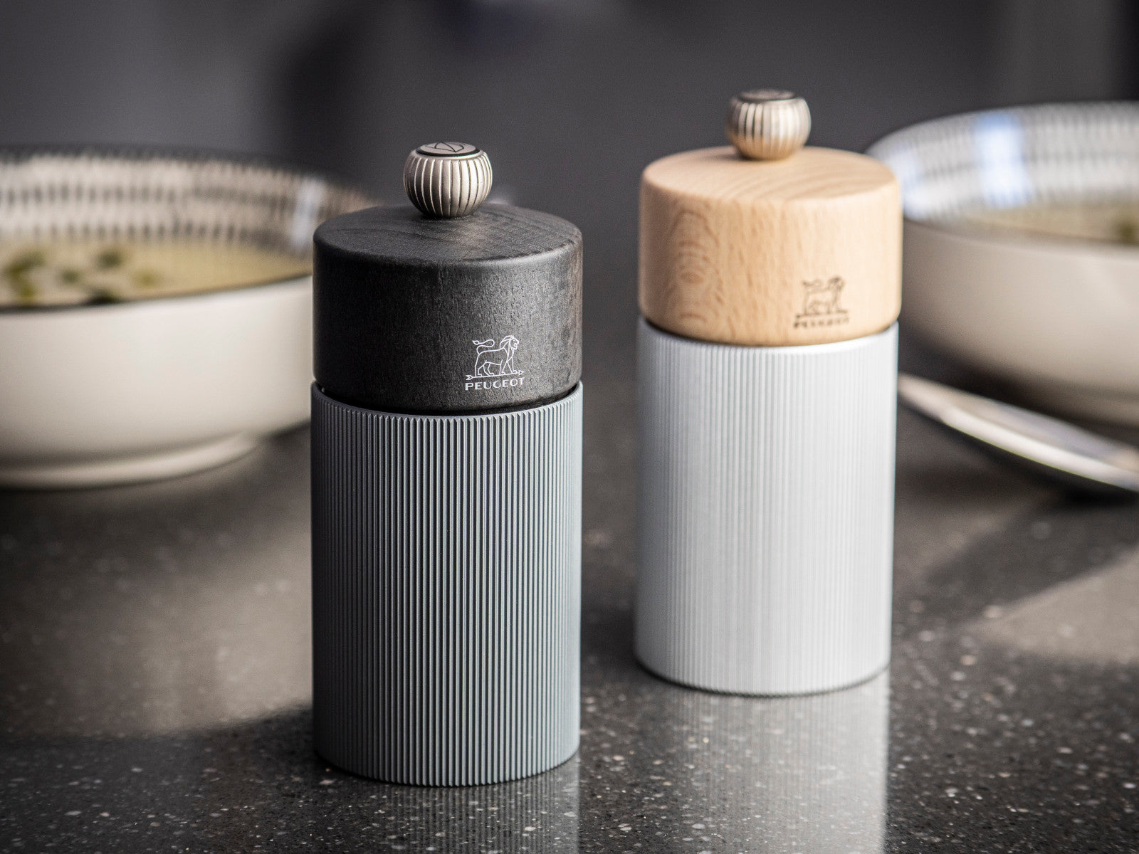 PEUGEOT LINE Pfeffermühle Aluminium natur 12 cm Lifestyle  5