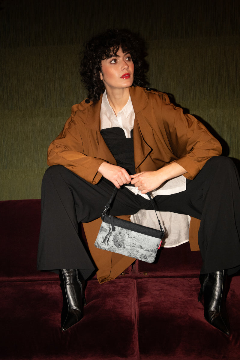 reisenthel mini pouch jacquard grey Lifestyle 2